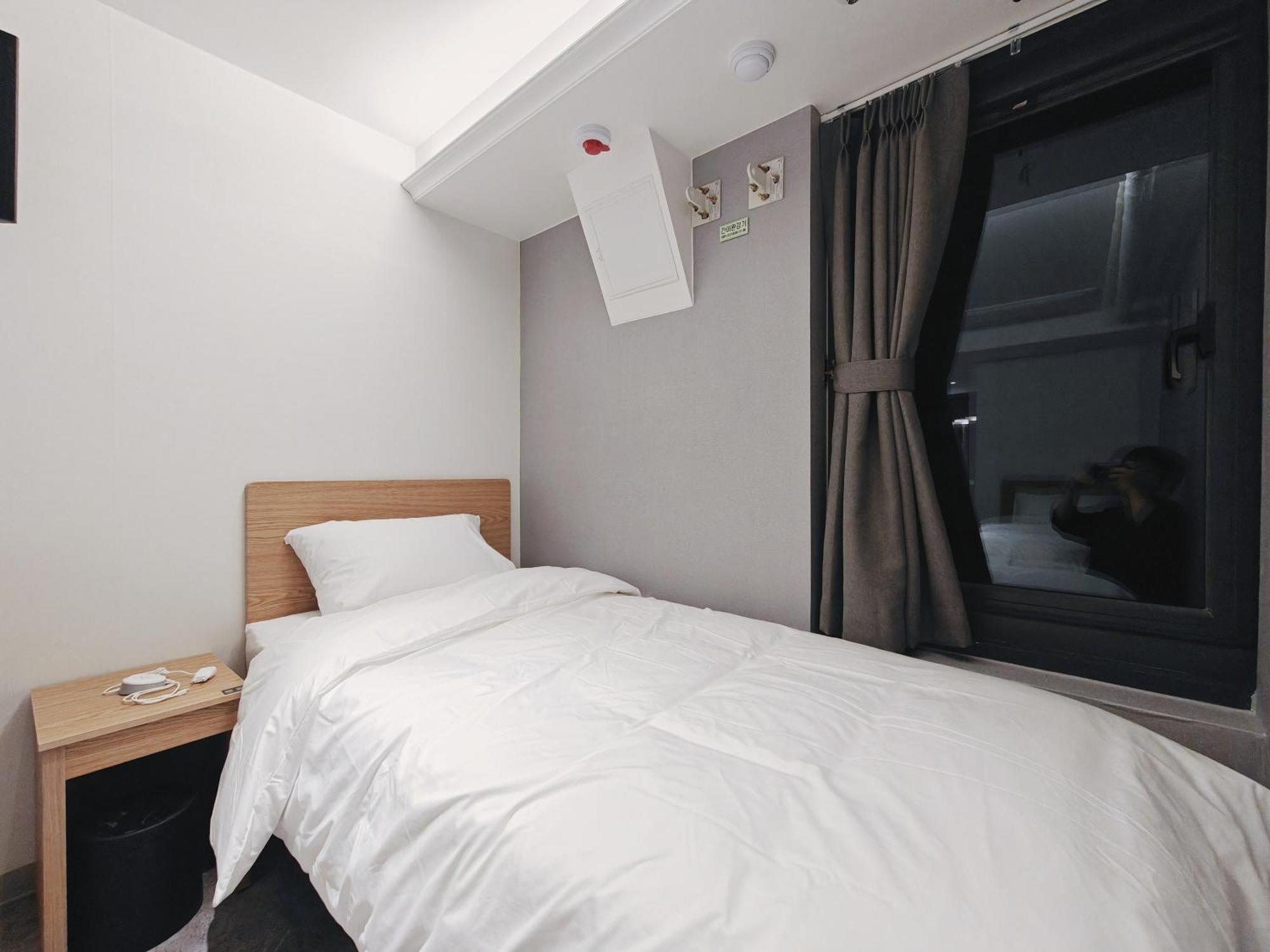 L Hostel Seul Esterno foto